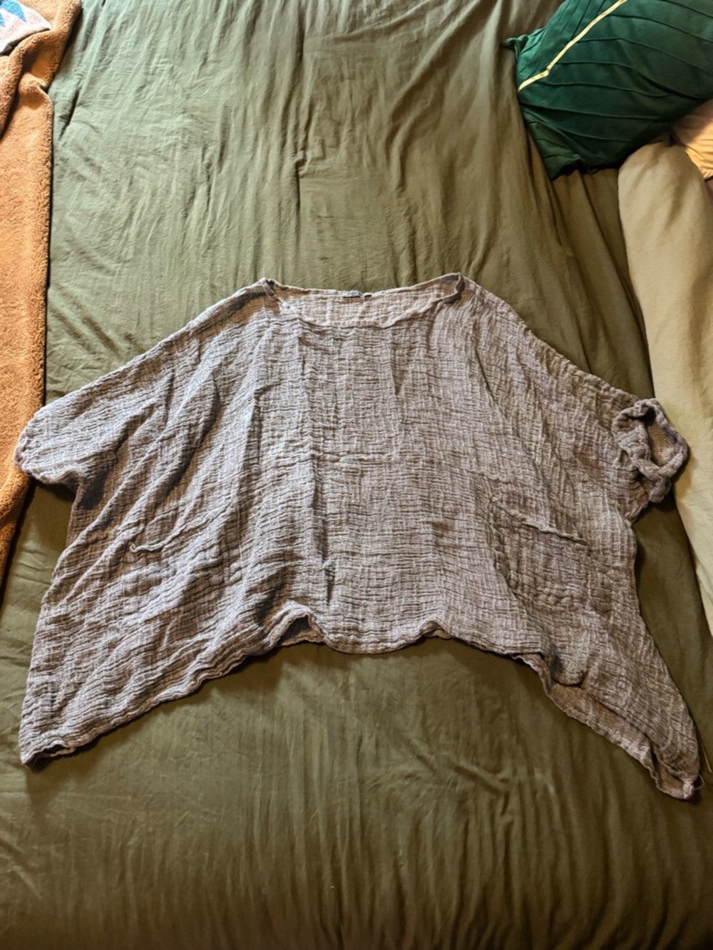 Relaxed Crinkle Gauze Tunic Top — Light Gray